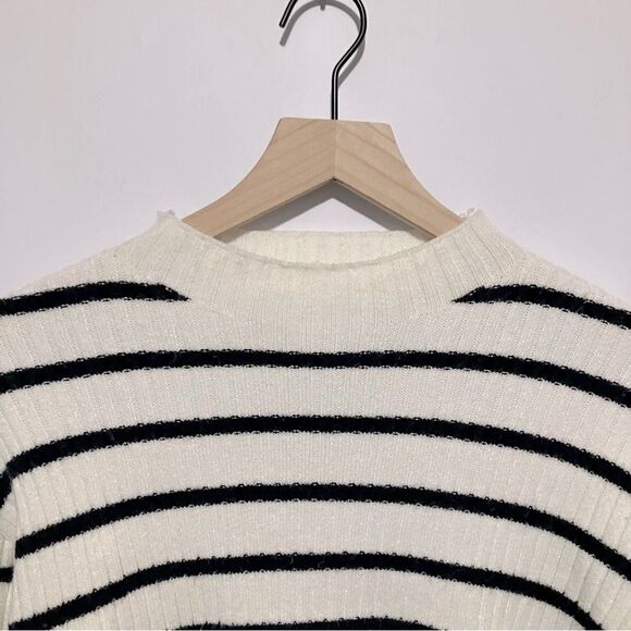 Zara Cropped Sweater Women Size 9-10 Black and White Striped Mock Neck - Picture 2 of 8